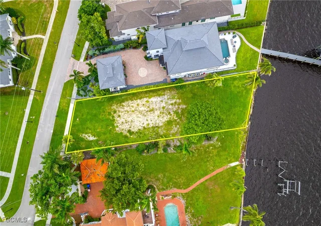 4th image of 2904 Valencia Way, Fort Myers, FL 33901 | MLS# 2025004009