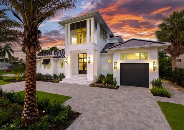 Photo 1 of Single family home for sale at 1645 Bonita Ct, Naples, FL 34102 | MLS# 225065624 | Listing updated on 2026-09-01
