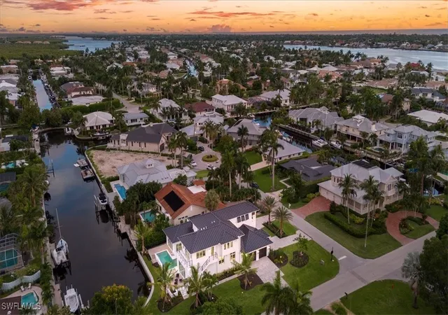 Photo 2 of Single family home for sale at 1645 Bonita Ct, Naples, FL 34102 | MLS# 225065624 | Listing updated on 2026-09-01