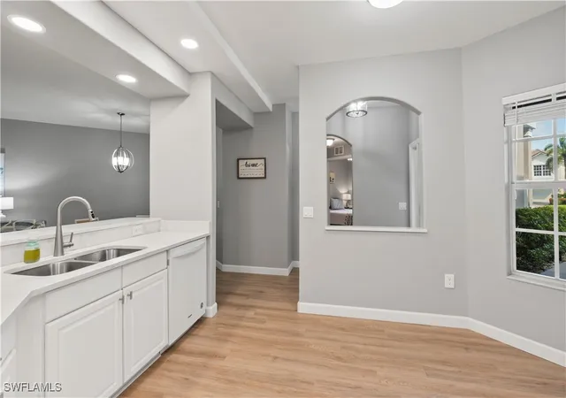 Listing Photo 1 - Condo for sale in building located at 9625 Hemingway Ln, Fort Myers, FL 33913 - Unit #3704