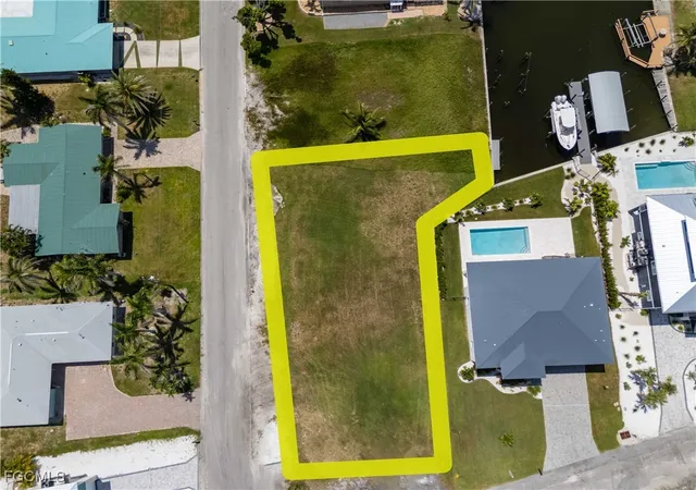 Photo 3 of Land for sale at 2 Bayview Blvd, Fort Myers Beach, FL 33931 | MLS# 2025004481 | Listing updated on 2026-08-06