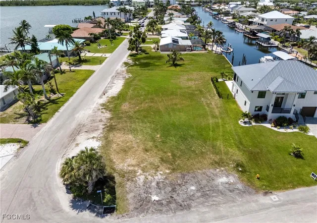 Photo 3 of Land for sale at 2 Bayview Blvd, Fort Myers Beach, FL 33931 | MLS# 2025004481 | Listing updated on 2026-08-06