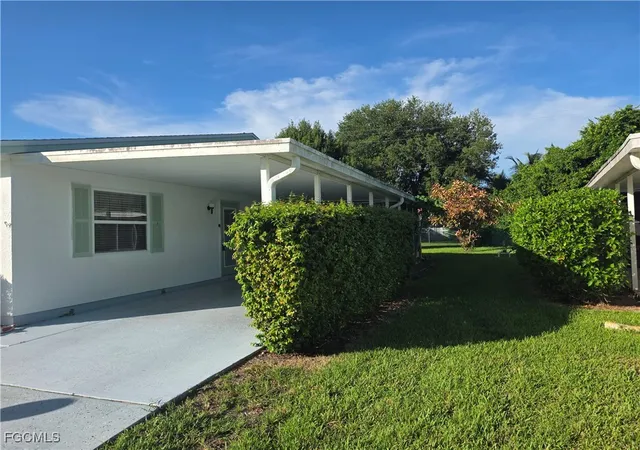 5th image of 52 Heath Aster Ln, Lehigh Acres, FL 33936 | MLS# 2025004489