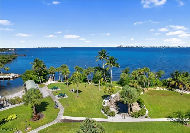 2nd image of 14819 Laguna Dr, Fort Myers, FL 33908