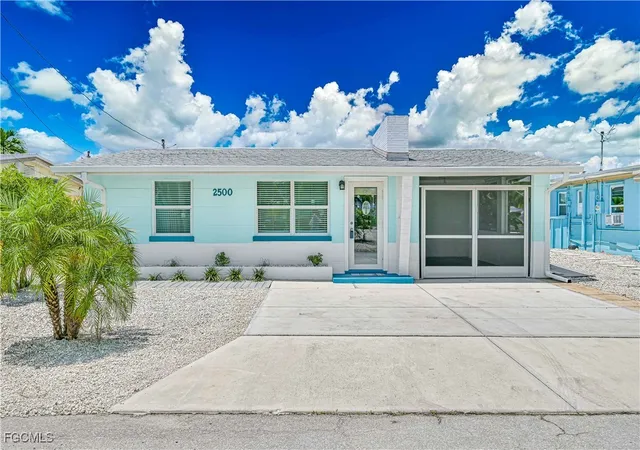 4th image of 2500 Harbor View Dr, Matlacha, FL 33993 | MLS# 2025004776