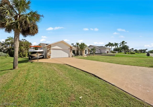 Photo 2 of Sale Pending at 17585 Taylor Dr, Fort Myers, FL 33908 | MLS# 225066183 | Listing updated on 2025-10-26