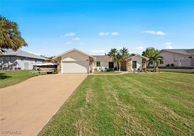 Photo 3 of Sale Pending at 17585 Taylor Dr, Fort Myers, FL 33908 | MLS# 225066183 | Listing updated on 2025-10-26