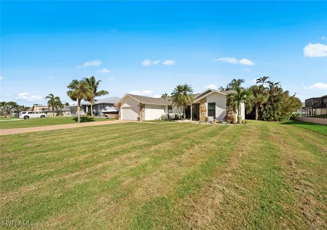 Photo 4 of Sale Pending at 17585 Taylor Dr, Fort Myers, FL 33908 | MLS# 225066183 | Listing updated on 2025-10-26