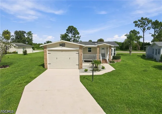 Photo 1 of Manufactured home for sale at 19867 Eagle Tr Ct, North Fort Myers, FL 33903 | MLS# 2025005234 | Listing updated on 2026-10-08