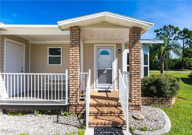 4th image of 19867 Eagle Trace Ct, North Fort Myers, FL 33903 | MLS# 2025005234