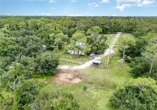 4th image of 19201 Matt Rd, North Fort Myers, FL 33917 | MLS# 2025006101