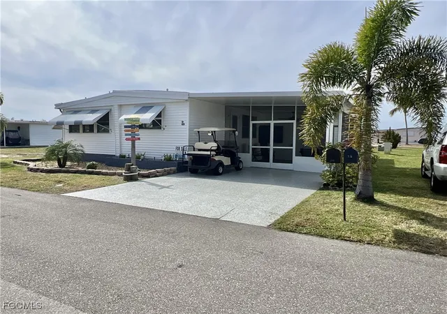 Photo 3 of Manufactured home for sale at 290 Valencia Dr, Fort Myers, FL 33905 | MLS# 2025006282 | Listing updated on 2026-07-07