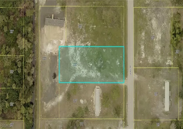 Photo 1 of Sale Pending at 8024 Grady Dr, North Fort Myers, FL 33917 | MLS# 2025006981 | Listing updated on 2025-10-20
