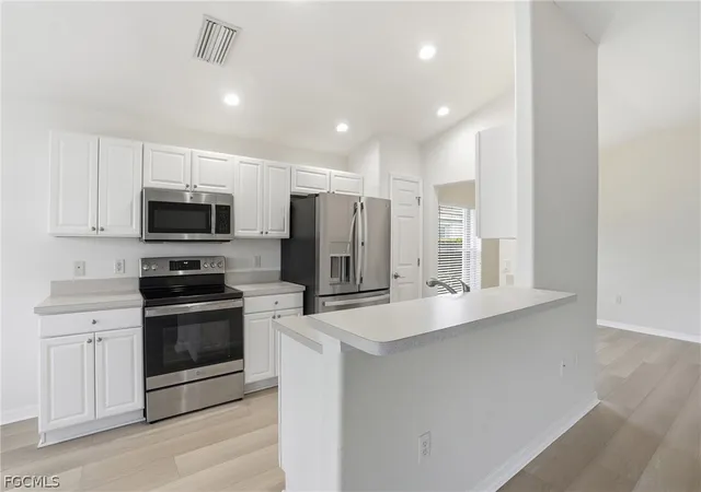 4th image of 10055 Oakhurst Way, Fort Myers, FL 33913 | MLS# 2025007288