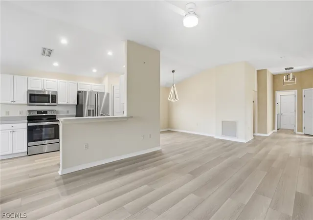5th image of 10055 Oakhurst Way, Fort Myers, FL 33913 | MLS# 2025007288