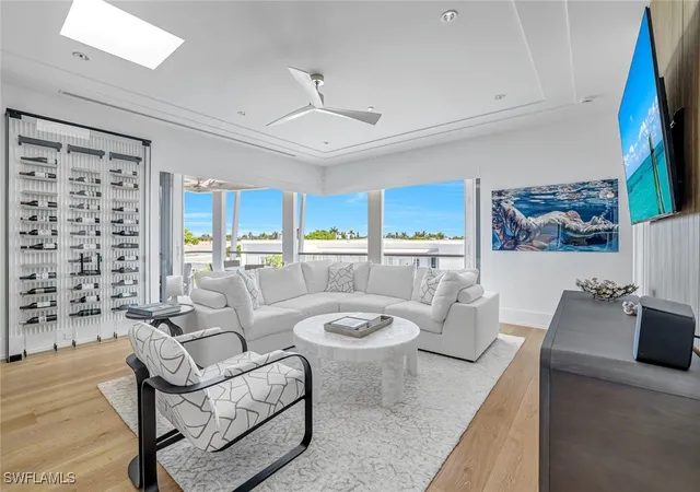 3rd image of 382 12Th Ave S #4, Naples, FL 34102 | MLS# 225068185