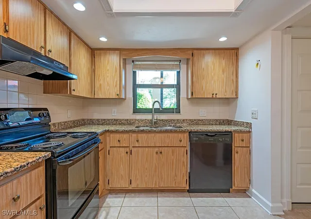 3rd image of 4955 Pepper Cir #B102, Naples, FL 34113 | MLS# 225068150