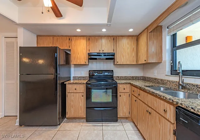 4th image of 4955 Pepper Cir #B102, Naples, FL 34113 | MLS# 225068150