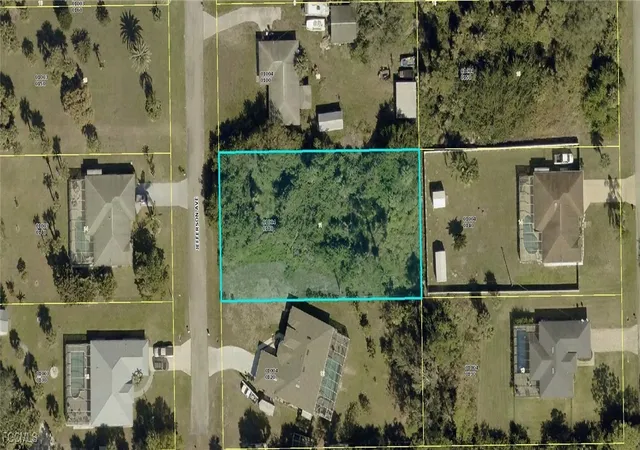 Photo 1 of Sale Pending at 402 Jefferson Ave, Lehigh Acres, FL 33936 | MLS# 2025008149 | Listing updated on 2025-10-26