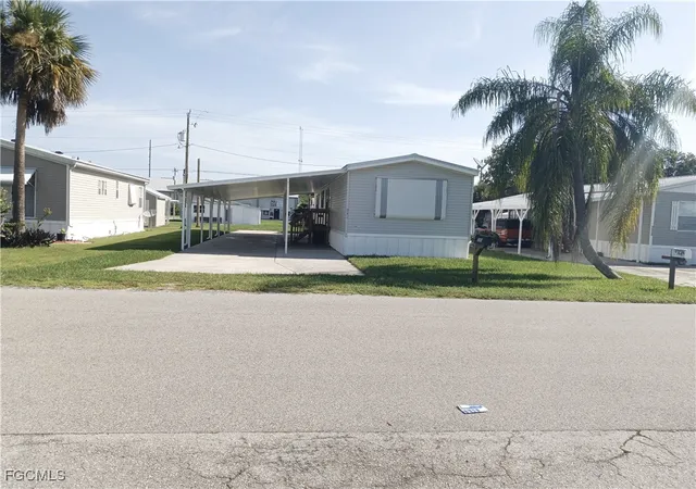 1st image of 231 Palm Ave Nw, Moore Haven, FL 33471 | MLS# 2025008215