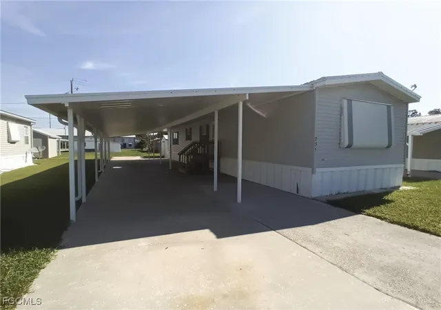 2nd image of 231 Palm Ave Nw, Moore Haven, FL 33471 | MLS# 2025008215