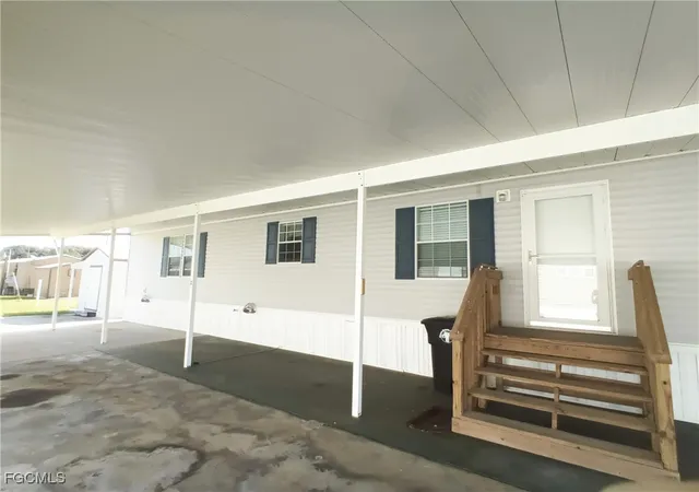 4th image of 231 Palm Ave Nw, Moore Haven, FL 33471 | MLS# 2025008215