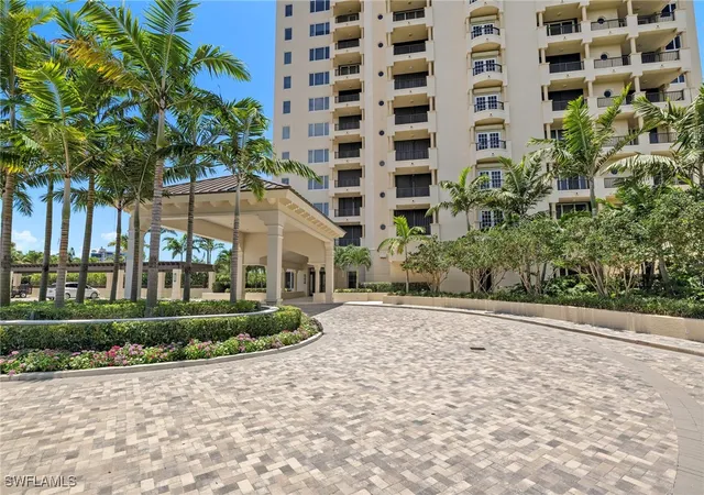 Homes for sale in Naples, FL | 8990 Bay Colony Drive, Naples, FL 34108 | Houzeo