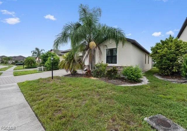 4th image of 14378 Vindel Cir E, Fort Myers, FL 33905 | MLS# 2025008490
