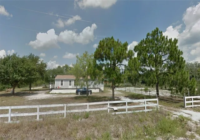 4th image of 810 N Jinete St, Clewiston, FL 33440 | MLS# 2025008528