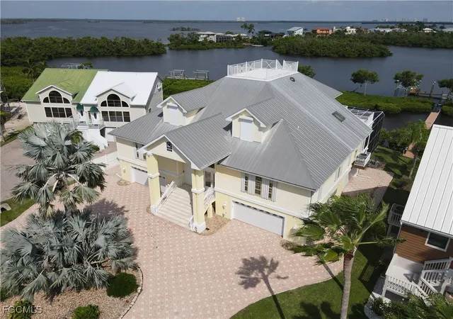 8th image of 21523 Indian Bayou Dr, Fort Myers Beach, FL 33931 | MLS# 2025008643