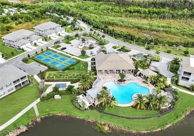 Listing Photo 4 - Condo for sale in building located at 280 Indies Dr E, Naples, FL 34114 - Unit #101,102,201,202
