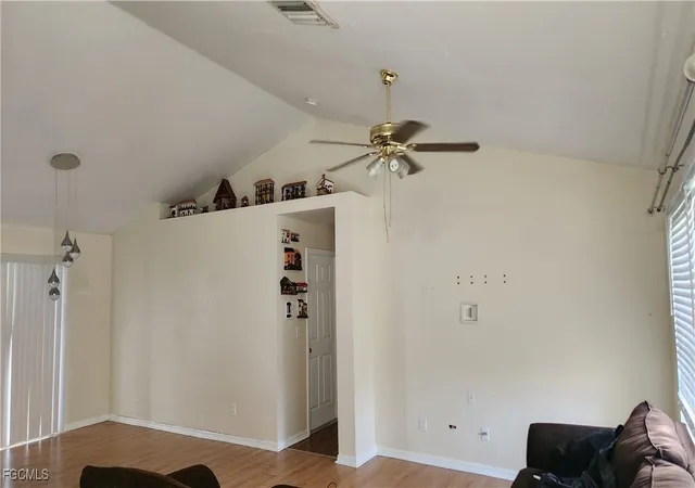 2nd image of 621 Sw 21st Ln, Cape Coral, FL 33991 | MLS# 2025009123