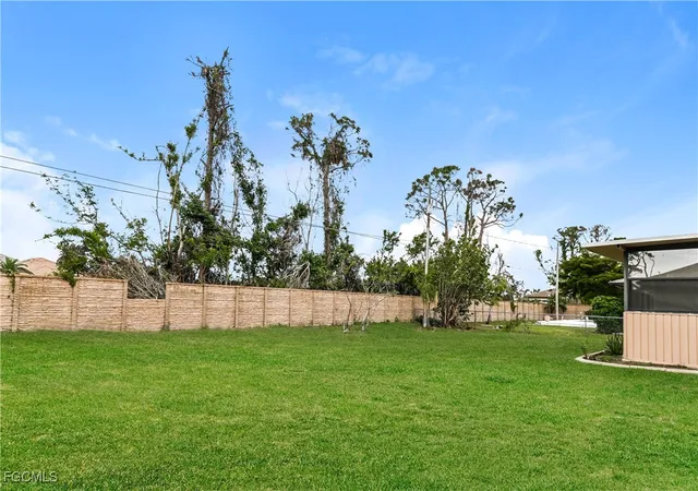 15th image of 1005 Sw 22nd Ter, Cape Coral, FL 33991 | MLS# 2025009146