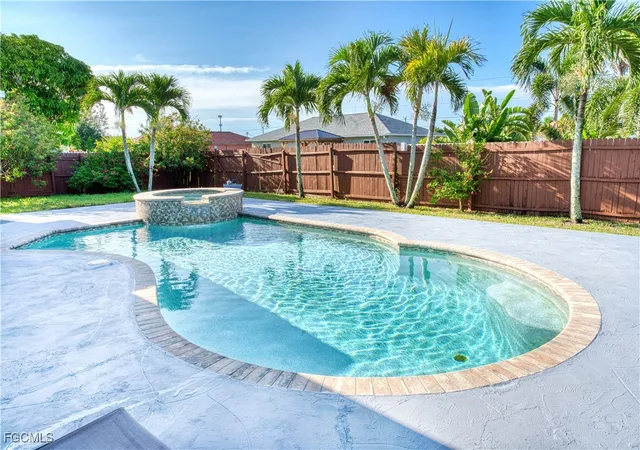 2nd image of 930 Sw 37th Ter, Cape Coral, FL 33914 | MLS# 2025009161