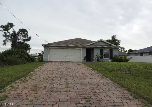 Photo 1 of Sale Pending at 1521 Ne 35th Ln, Cape Coral, FL 33909 | MLS# 2025010013 | Listing updated on 2025-10-24