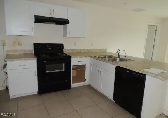 Photo 2 of Sale Pending at 1521 Ne 35Th Ln, Cape Coral, FL 33909 | MLS# 2025010013 | Listing updated on 2025-10-24