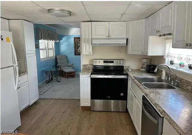 Photo 11 of Single family home for sale at 190 Jefferson St, Fort Myers Beach, FL 33931 | MLS# 2025010424 | Listing updated on 2026-10-07