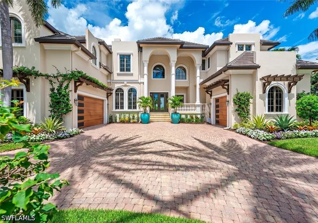 Photo 1 of Sale Pending at 651 21st Avenue S, Naples, FL 34102 | MLS# 225070709 | Listing updated on 2026-06-25
