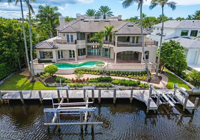 Photo 3 of Sale Pending at 651 21st Avenue S, Naples, FL 34102 | MLS# 225070709 | Listing updated on 2026-06-25