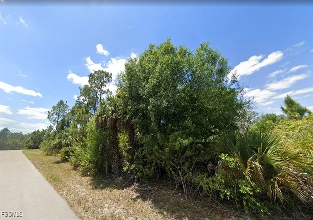 Photo 3 of Sale Pending at 5905 Susan Ave N, Lehigh Acres, FL 33971 | MLS# 2025010768 | Listing updated on 2026-07-23