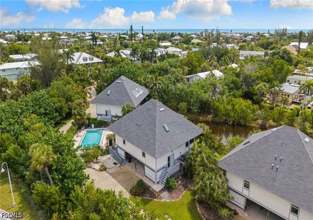 Photo 2 of Townhouse for sale at 1039 Beach Rd #104, Sanibel, FL 33957 | MLS# 2025010947 | Listing updated on 2026-09-30