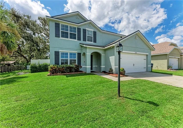 2nd image of 5809 71st St E, Palmetto, FL 34221 | MLS# 2025011051
