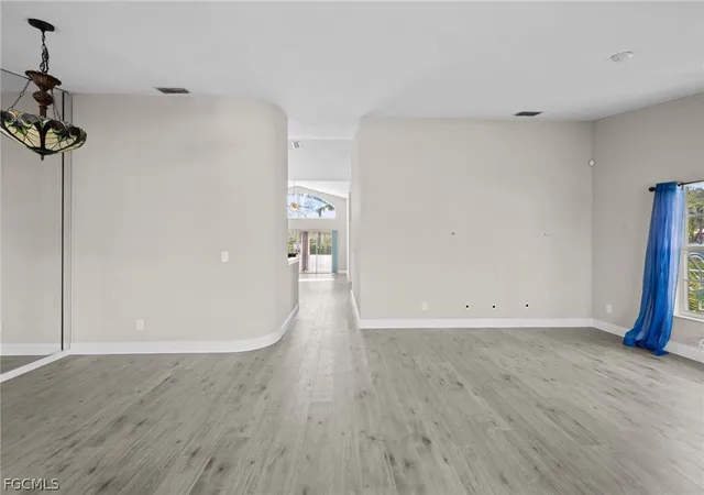 5th image of 12211 Eagle Pointe Cir, Fort Myers, FL 33913 | MLS# 2025011466