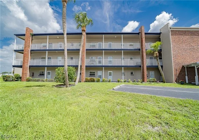 Photo 3 of Sale Pending at 3100 Harbor Blvd #114, Port Charlotte, FL 33952 | MLS# 2025011899 | Listing updated on 2026-08-31