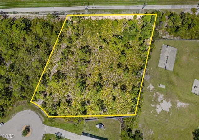 2nd image of 9437 Treasure Lake Ct, Saint James City, FL 33956 | MLS# 2025011910