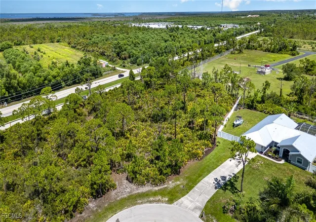 3rd image of 9437 Treasure Lake Ct, Saint James City, FL 33956 | MLS# 2025011910