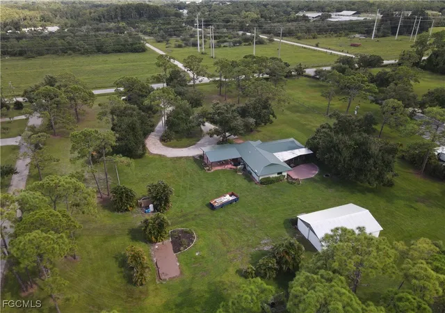 4th image of 18101 Palm Creek Dr, North Fort Myers, FL 33917 | MLS# 2025012277