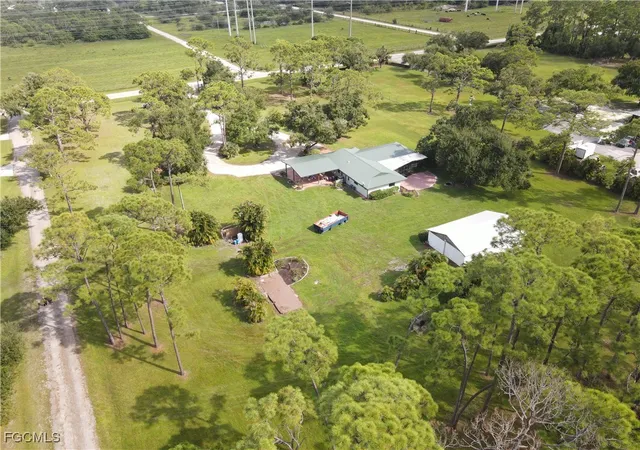 5th image of 18101 Palm Creek Dr, North Fort Myers, FL 33917 | MLS# 2025012277