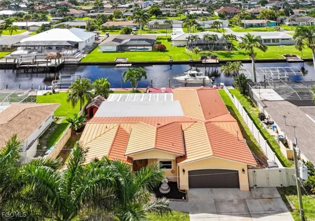 4th image of 142 Sw 51St Ter, Cape Coral, FL 33914 | MLS# 2025012434