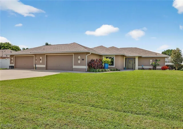 Photo 3 of Sale Pending at 624 SE 23rd Terrace, Cape Coral, FL 33990 | MLS# 2025012445 | Listing updated on 2025-10-22